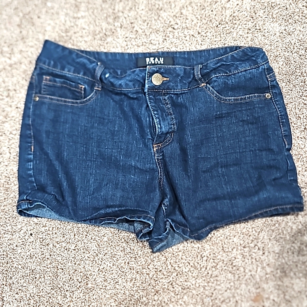 Beau Dawson Size 10 Jean Shorts